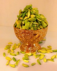 خلال پسته خانگی.