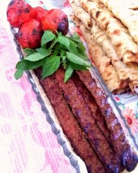 نون داغ کباب داغ