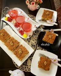 کیک سیب یا اسلایس سیب وگردو با دمنوش زرشک تازه