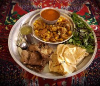 آبگوشت دیزی نان بلوط نان تیری