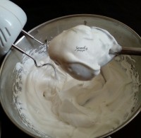 فرم دادن خامه با پودر خامه