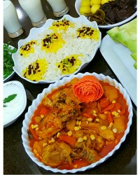 زرشک پلو با خوراک مرغ