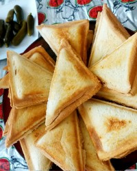 اسنک مرغ و قارچ