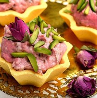 راتای مرغ و بادام داخل نان تارت