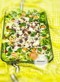 سالاد مرغ و سبزیجات فصل