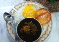 قورمه سبزی مامان پز (ورق بزنید)