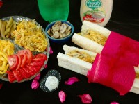 ساندویچ سینه مرغ با کاهو