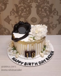 کیک تولد ورق بزنید لطفا