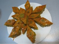 کیک باقلوا گردویی