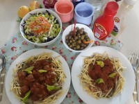 اسپاگتی با سس میت بال