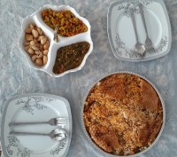 ناهار من لوبیا پلو با ترشیجات