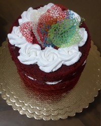 کیک ردولوت .با تزیین توری خوراکی