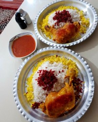 زرشک پلو ومرغ زعفرونی