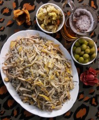 رشته پلو با مرغ ریش ریش