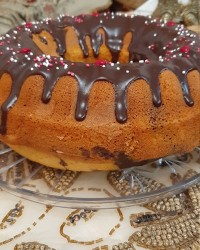 کیک با سس شکلاتی