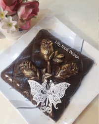 کرم موز شکلاتی با تزیین شکلات