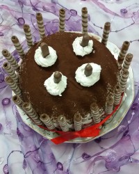 اولین کیک خامه کشی من واسه سالگرد ازدواجمون درست کردم