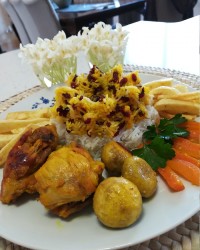 زرشک پلو با مرغ زغفرانی