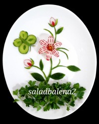 گل با تربچه