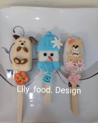 پاپس کیک تزیین شده با فوندانت و گیپور خوراکی