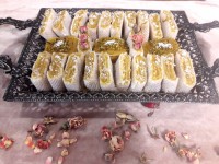 حوالی رولی (با نان میکادو)