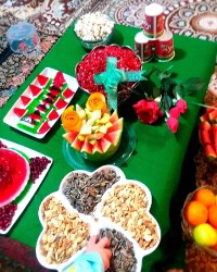میز یلدایی