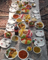 مهمونی دور همی دوستان