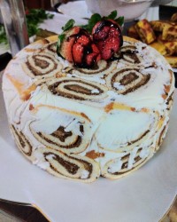 شارلوت بستنی