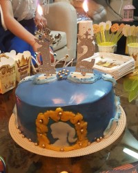 کیک تولد خواهر زاده گلم با خامه پاستیلی