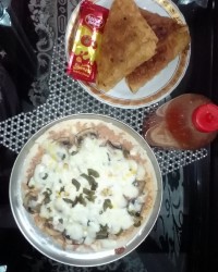 اینم از پیتزابا سمبوسه مامان پز