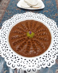حلوا سه آرد با شیره خرما