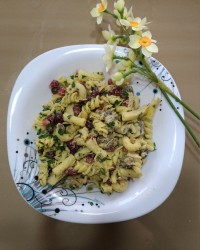 سالاد انار و مرغ