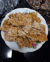 بادام سوخته گیلانی (آستانه)