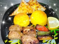 کته قالبی، جوجه ماستی و نان سیر