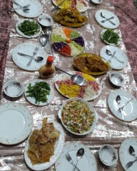 یه دورهمی دوستانه جاتون سبزخدابیامرزه مادرمو همیشه میگفت مهمان حبیب خداست برای شادی روح پدر ومادرم صلوات