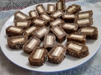 خرما رولتی با مغز ویفر