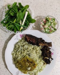 سبزی پلو با ماهی شکم پر