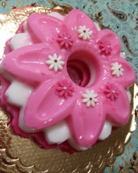 ژله ی توت فرنگی