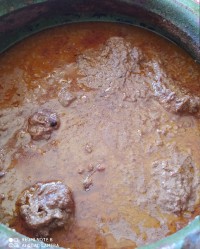 خورشت فسنجون توی گمچ توی هوای سرد میچسبه