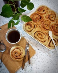 نان رول دارچینی (با آیسینگ خامه ای)