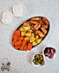 خوراک مرغ و سیب زمینی