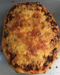 پیتزا با خمیر خودم پز