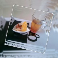 دمنوش آویشن و زنجبیل با نبات زعفرانی