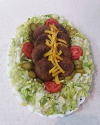 کتلت به همراه مخلفات