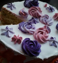 کیک اسفنجی بافیلینگ موزوگردو وخامه