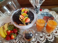 کیک وانیلی با روکش گاناش