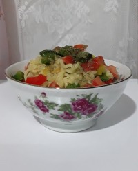 نودل و سبزیجات