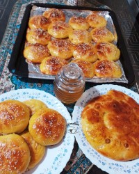 نان ساده و کشمشی