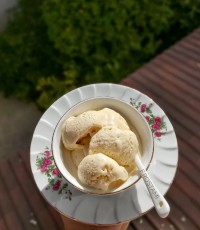 بستنی وانیلی