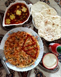 پیتزا آلاپوکو+خوراک لوبیاسبز به همراه نون لواش خونگی